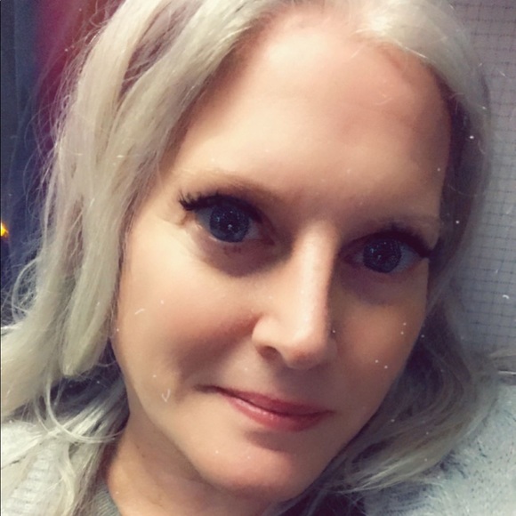 Meet your Posher, Kristina - Picture 2 of 2